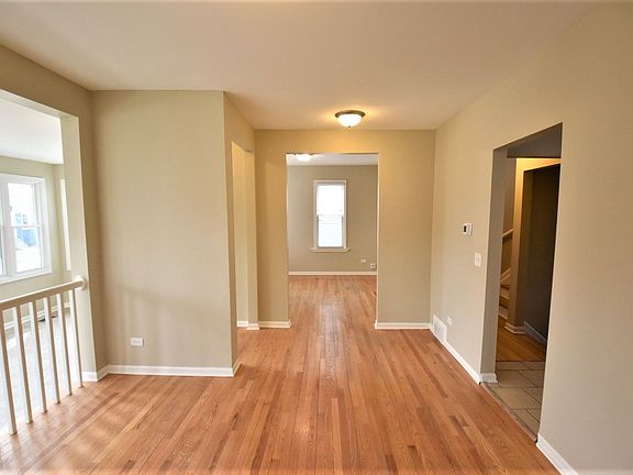 4th image of 1021 Marengo Ave