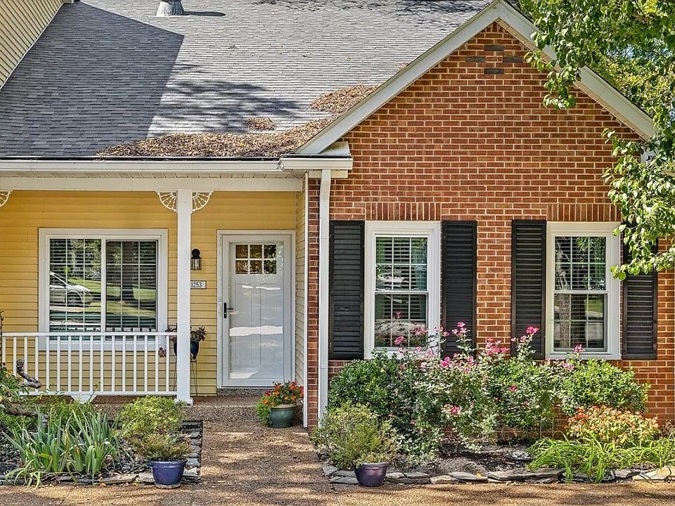 1st image of 1253 Carriage Park Dr