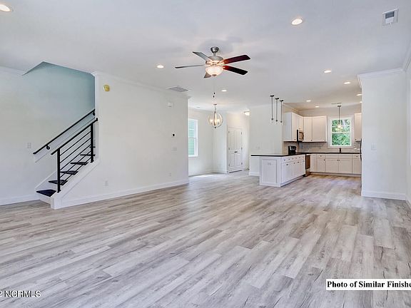 5th image of 1306 Charleston Common Drive