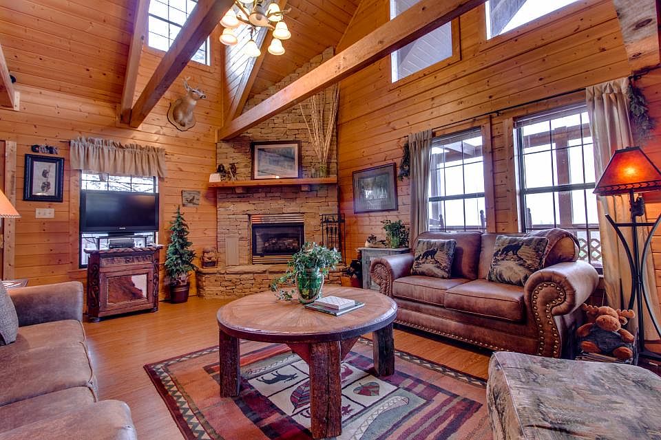 2488 Black Bear Ridge Way, Pigeon Forge, TN 37862 | Zillow