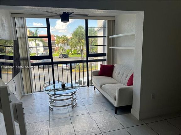 5th image of 211-21-9403 Fontainebleau Blvd #21121