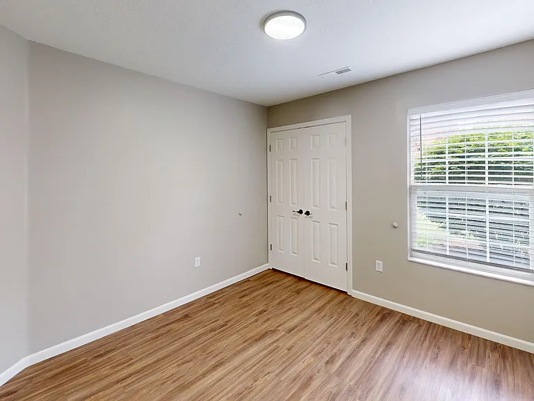 Duck Creek Apartments — Photo 33