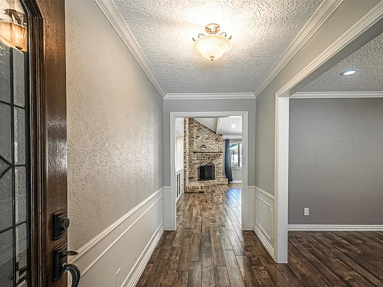 17615 Swansbury Dr — Photo 7