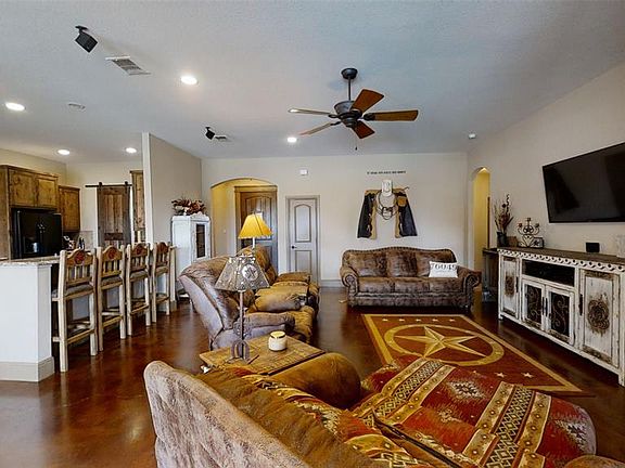 4th image of 2402 Wills Way Dr