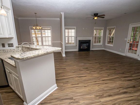 3rd image of 213 Castlebury Dr
