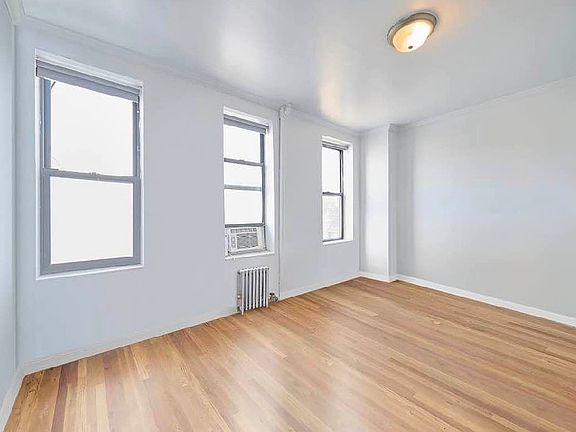 4th image of 500 E 11th St APT 20