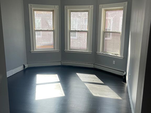 2nd image of 23 Nightingale St #2