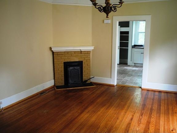 3rd image of 824 Wildwood Ave