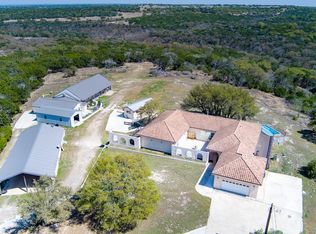 305 Teague Rd, Kerrville, TX 78028