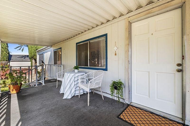 1st image of 158 Clipper Ln #158