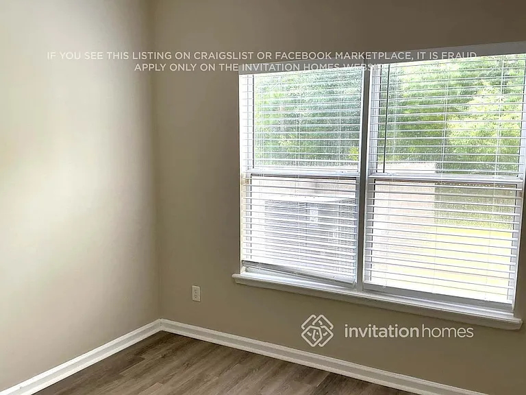 5698 Alamosa Cir — Photo 14