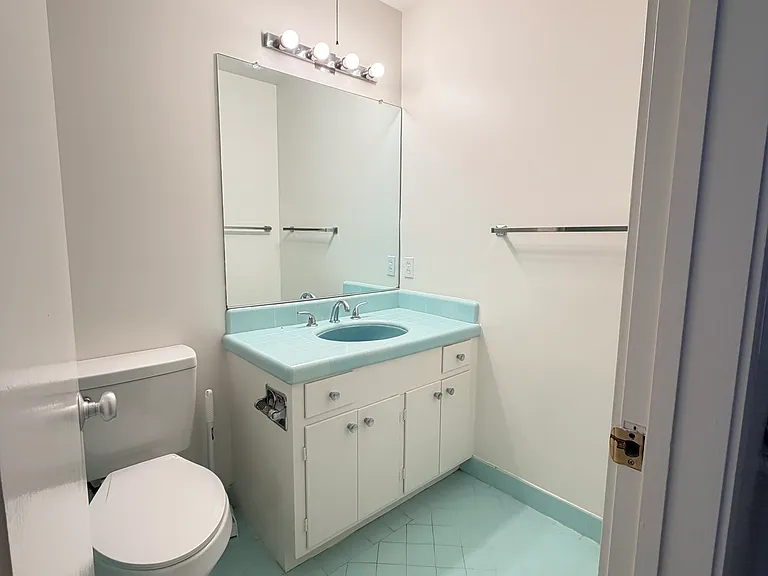 151 S Magnolia Ave #9 — Photo 11