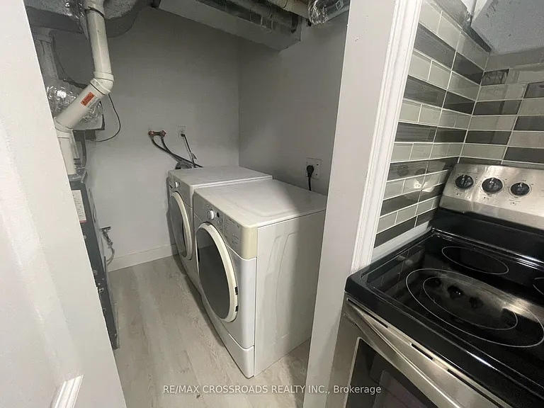 256 Birchcliffe Cres — Photo 13