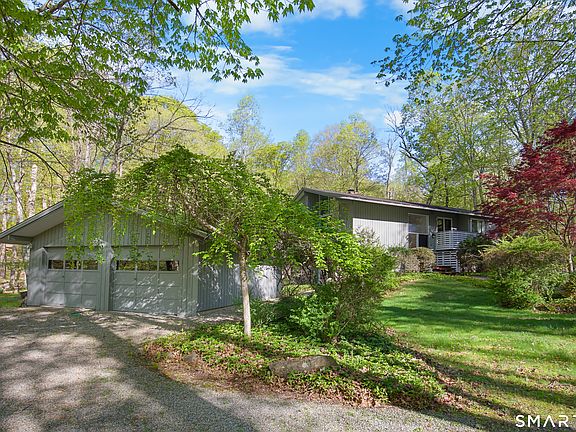 2nd image of 4 Baywood Lane
