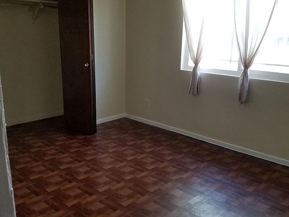 4th image of 229 N Marguerita Ave