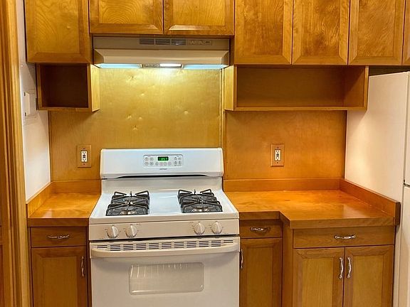 3rd image of 438 Prospect Ave APT 1L