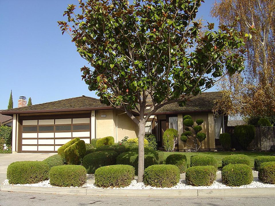 1st image of 33881 Cassio Cir
