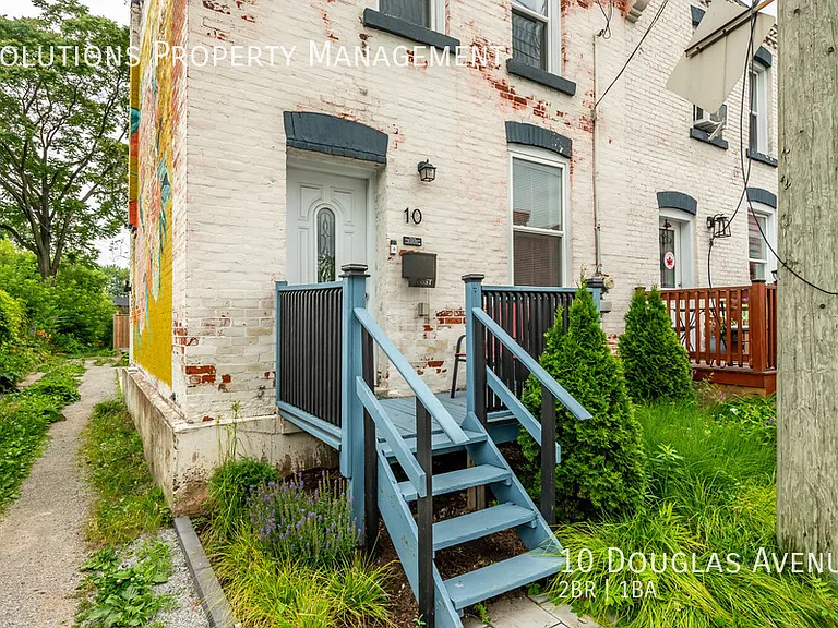 10 Douglas Ave — Photo 24
