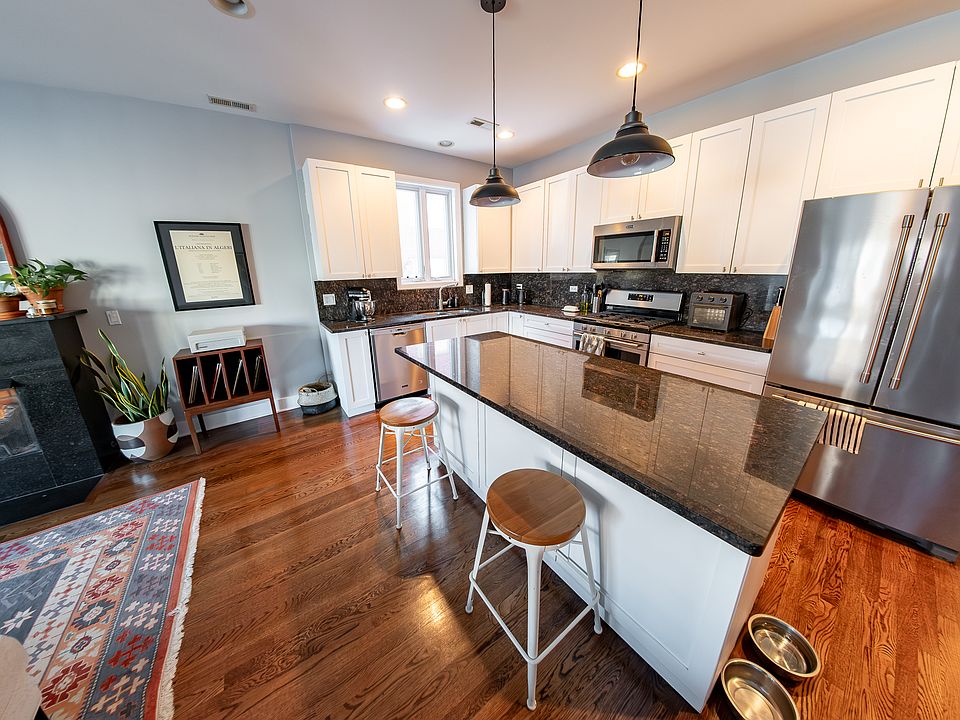 1st image of 1134 N California Ave APT 201