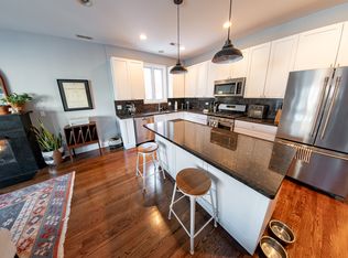 1134 N California Ave APT 201, Chicago, IL 60622
