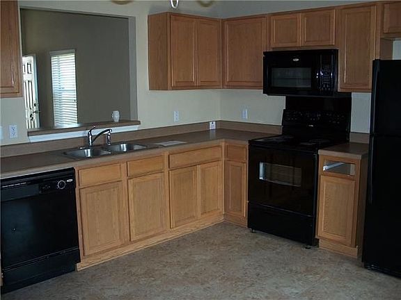 2nd image of 237 Hyltin St
