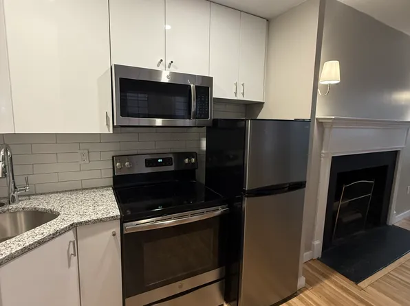 82 Phillips St, Boston, MA