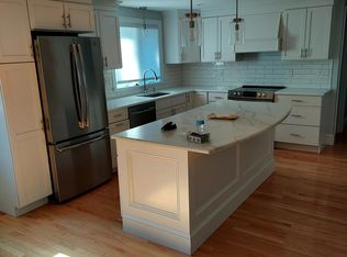 184 Bristol Ferry Rd, Portsmouth, RI 02871