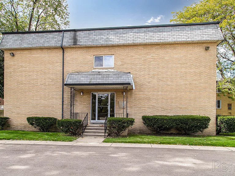 Fernwood Apartments — Photo 20
