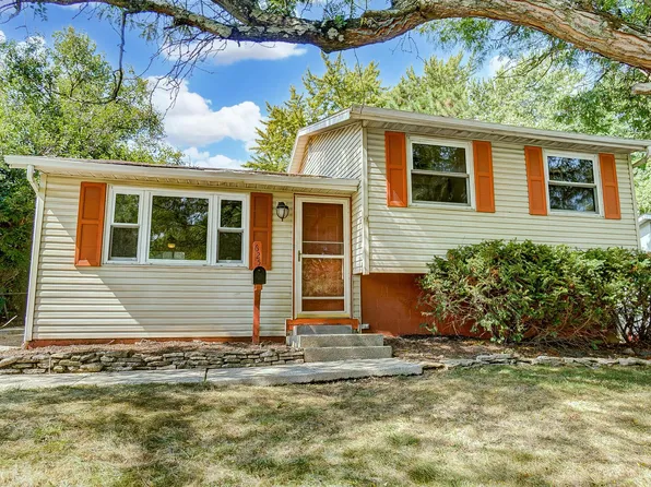 625 Oak Gale Ln, Columbus, OH 43228