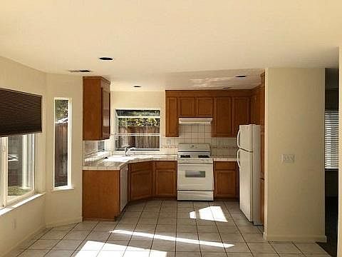 5th image of 1080 Sage Hill Dr
