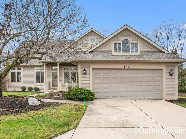 1733 Oakleigh Woods Dr NW, Grand Rapids, MI 49504