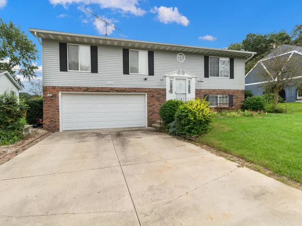 4142 Augusta Dr, Crown Point, IN 46307