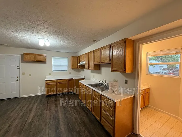 4500 Elliot Ave — Photo 3