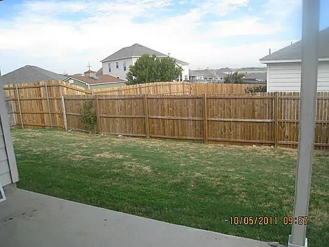 1004 Fort Apache Dr — Photo 3