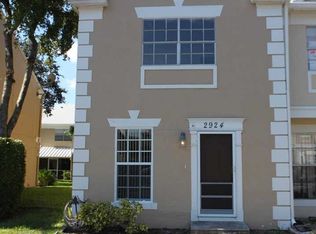 2924 Dorchester Ln, Pembroke Pines, FL 33026
