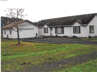 275 Vintage Dr, Elkton, OR 97436
