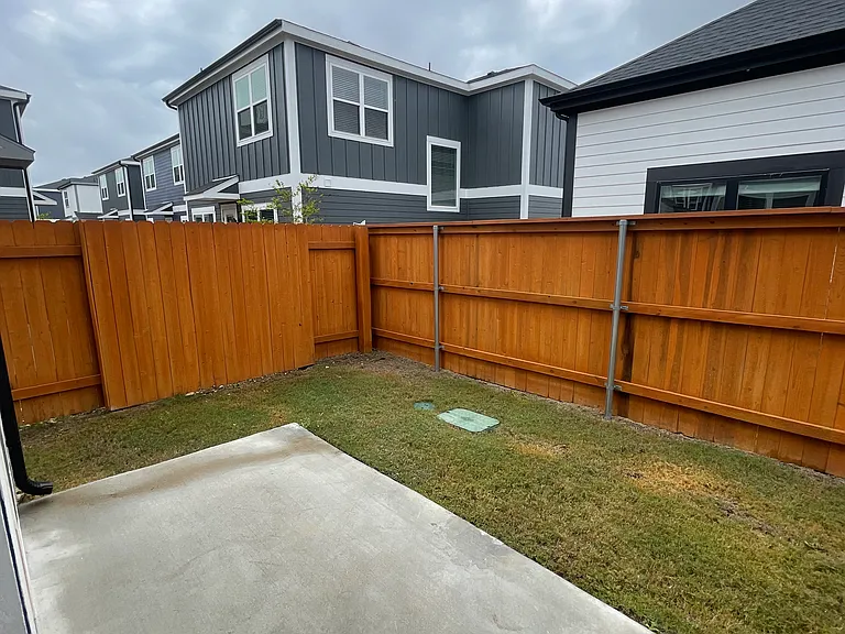 Alves Ln — Photo 29