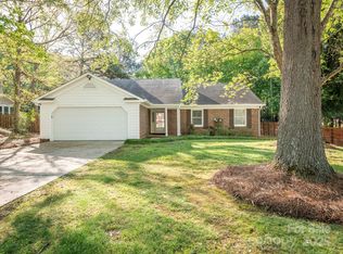8718 Rittenhouse Cir, Charlotte, NC 28270