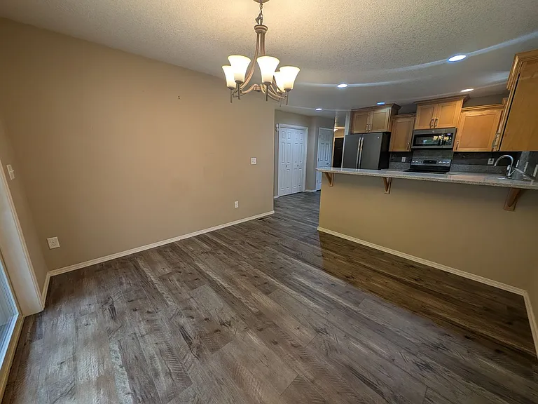 7302 Hayworth Ave NE — Photo 12