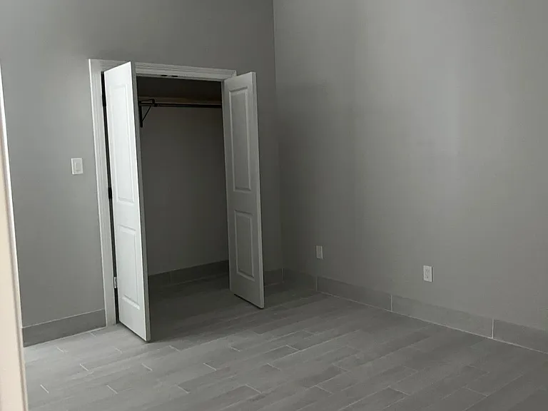 8539 Valor Dr — Photo 12