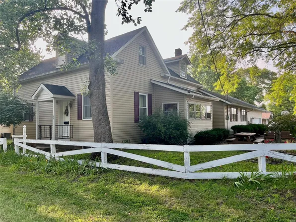 35 W George St, Mascoutah, IL 62258
