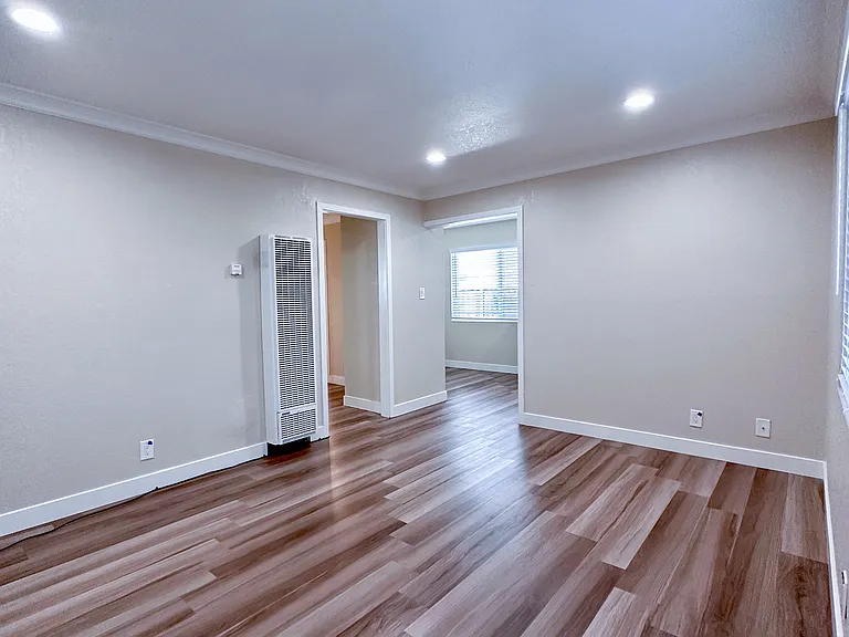 Sutter Avenue Apartments — Photo 11