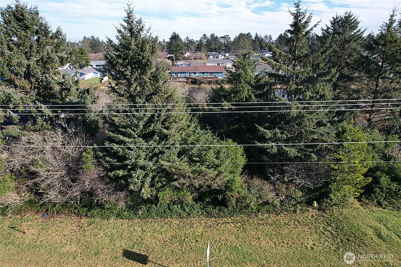 3rd image of 466 Point Brown Avenue NE