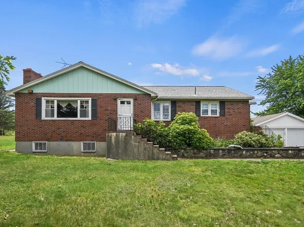 1466 Lancaster Ave, Lunenburg, MA 01462