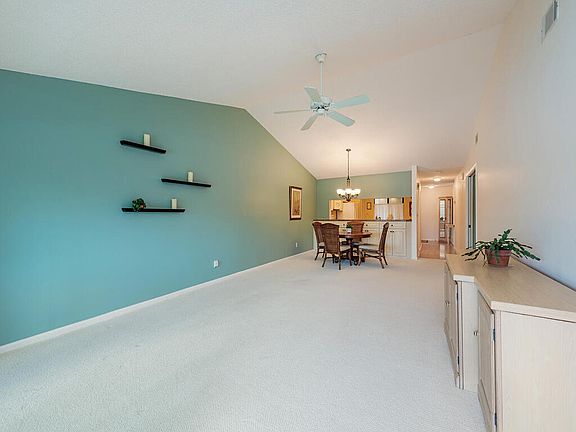 2nd image of 5784 Deauville Cir APT B301