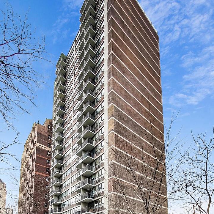 1st image of 2740 N Pine Grove Ave APT 19F