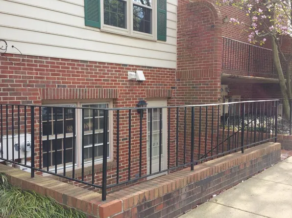 1105 N Stuart St #1, Arlington, VA 22201