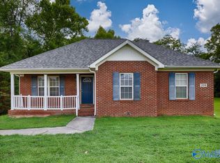 208 Steppe Ct, Huntsville, AL 35811