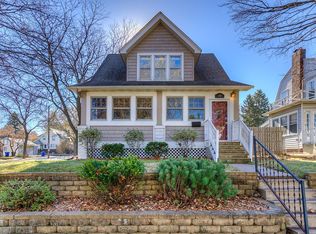 1116 Hawthorne Ave E, Saint Paul, MN 55106