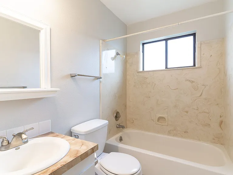 3329 NE 162nd Ave — Photo 11
